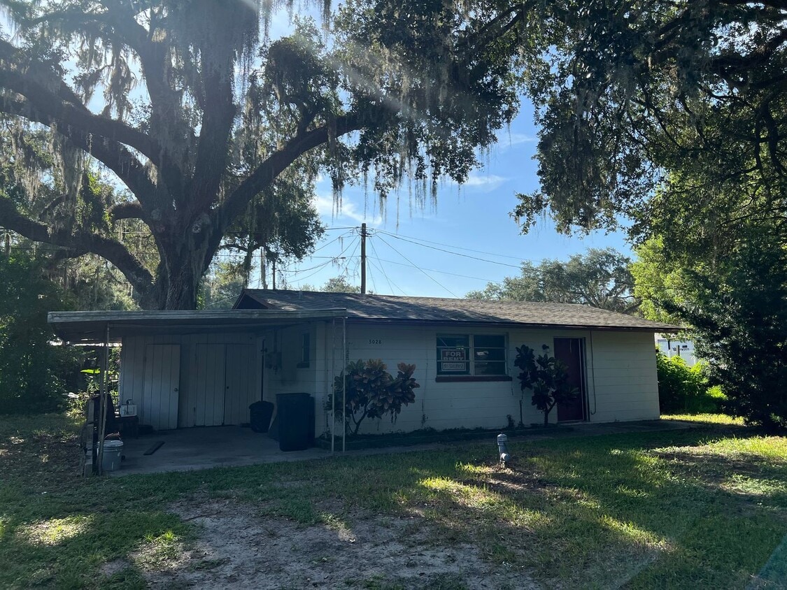 SPACIOUS 1br/1ba Zephyrhills Home, HUGE YA... - SPACIOUS 1br/1ba Zephyrhills Home, HUGE YA...