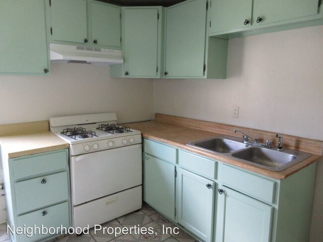 Building Photo - 336-7-1/2 7 1/2 St SW