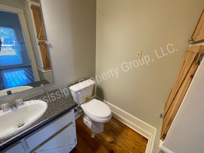 Foto del edificio - Efficiency 1BR/1.5BA FOR RENT