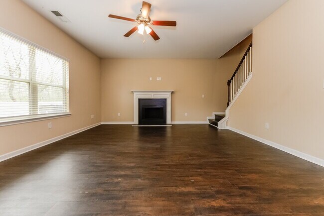 Foto del edificio - 705 Yukon Way