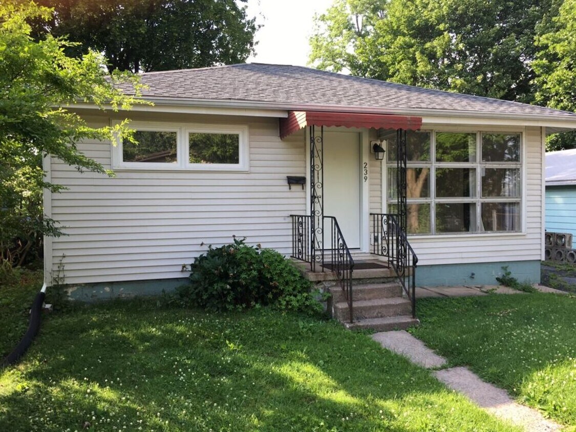 Primary Photo - Crestmont Avenue House!