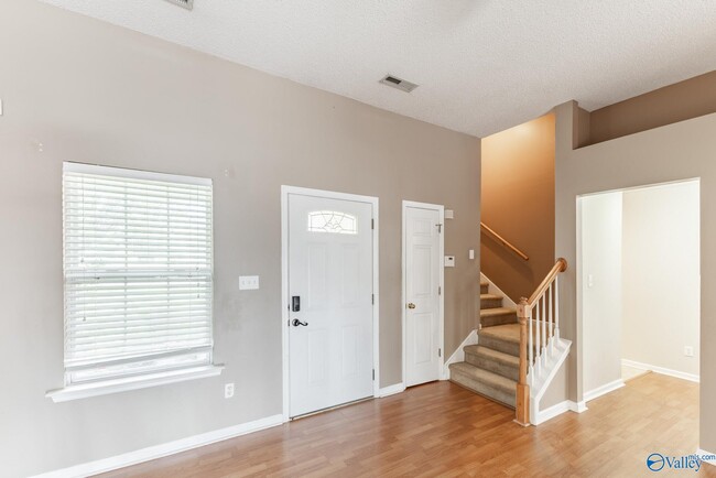 Building Photo - 117 Bambi Ln