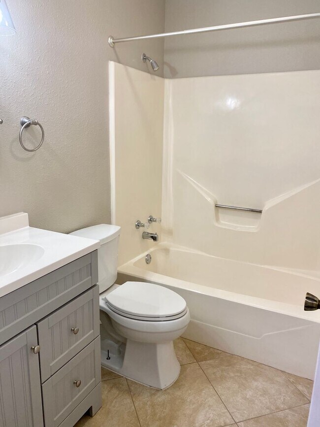 Foto del edificio - 3/2 Home Available for Lease!