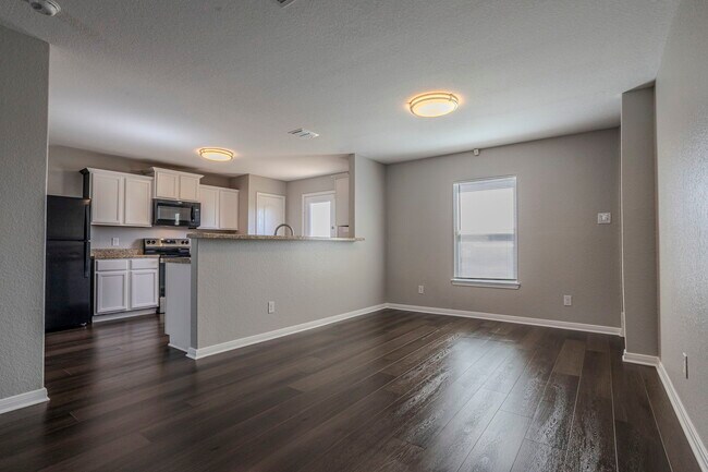 Building Photo - 6742 Sabinal