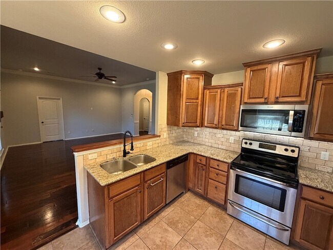 Foto del edificio - 3302 SW Briar Creek Ave