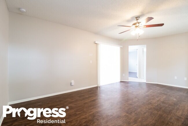Building Photo - 409 Riverwoods Cir