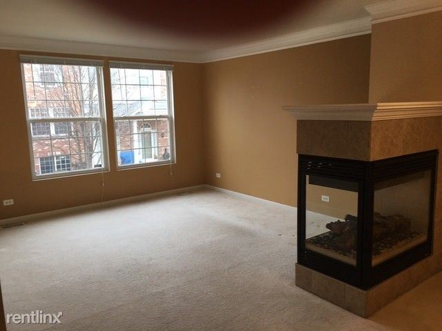 Building Photo - 3 br, 2 bath Townhome - 2525 Emily
