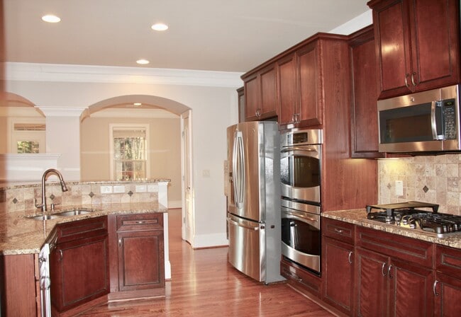 Building Photo - 2802 Darby St