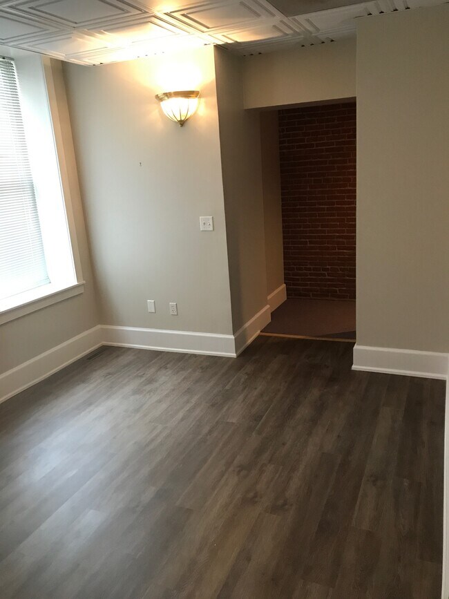 Bedroom - 128 Walnut St