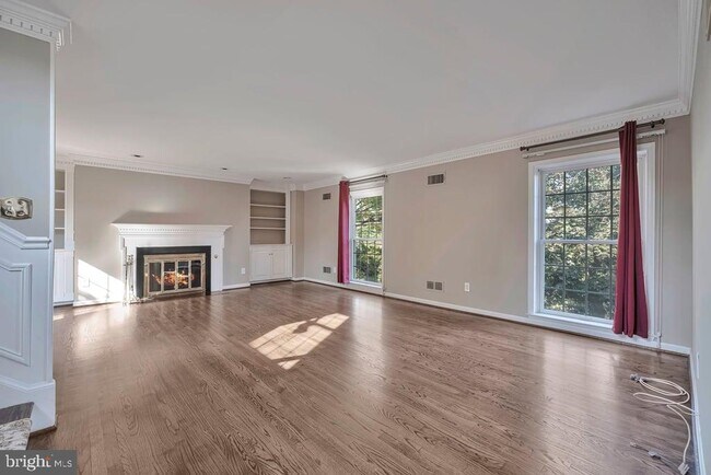 Building Photo - 10917 Wickshire Way