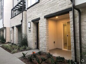 Building Photo - 2830 Avella Cir