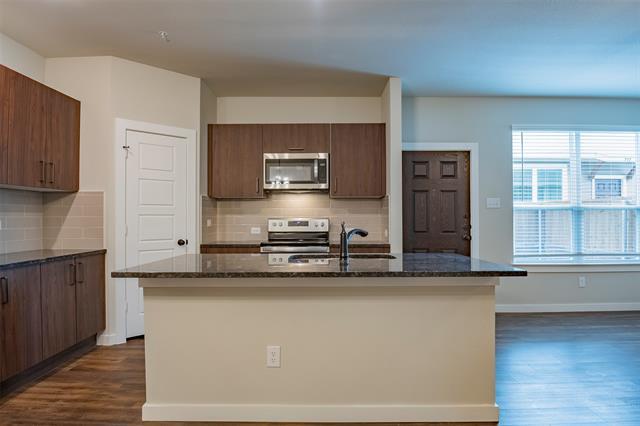 Building Photo - 645 Wheatfield Dr