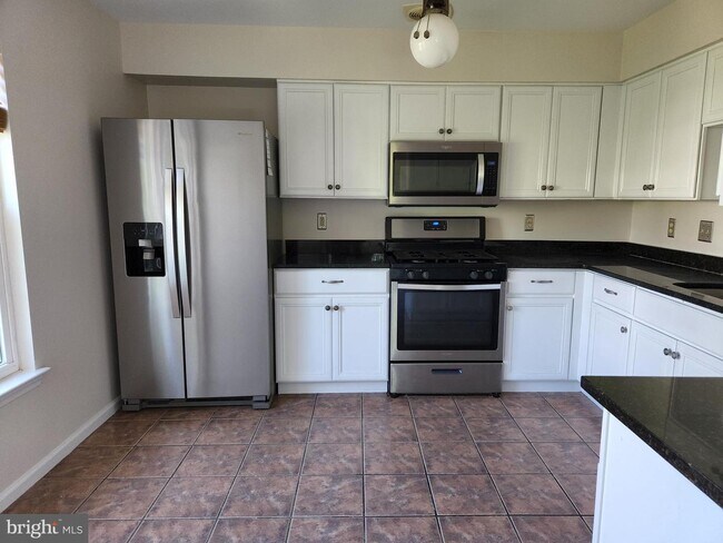 Foto del edificio - 1510 Lakeside Dr