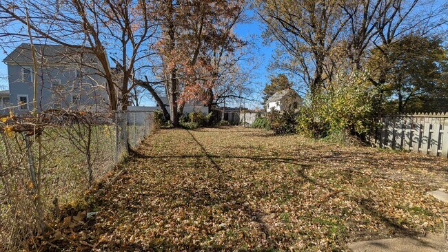 Foto del edificio - Welcome to your charming home located in the vibrant city of Akron