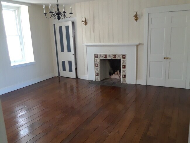 Dining Room - 75 N Bacton Hill Rd