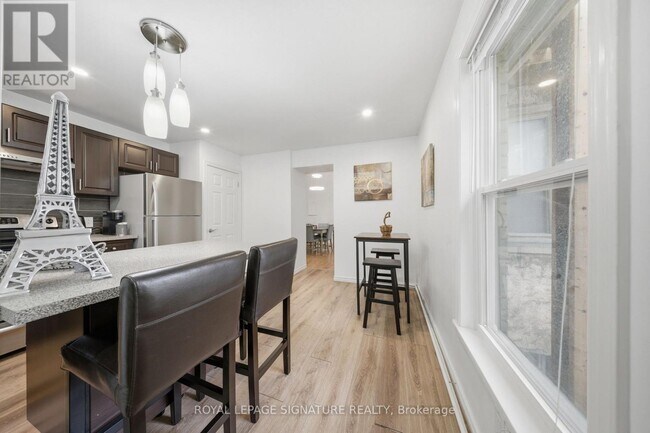 Photo du bâtiment - 209 Hunter St E