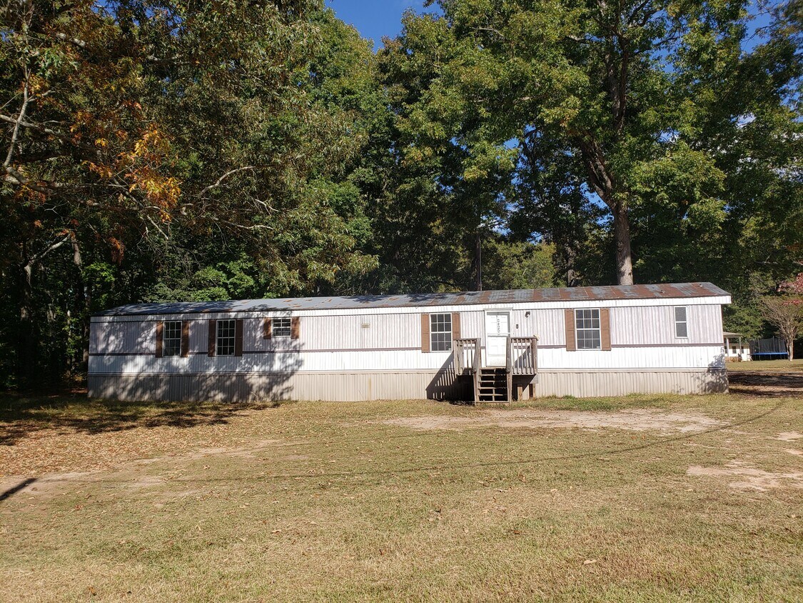 Primary Photo - 255 Pine Dr