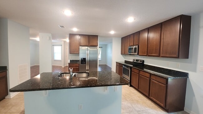 Building Photo - 318 Mystic Castle Dr