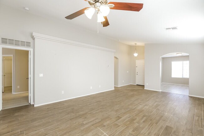 Building Photo - 3129 W Sunland Ave