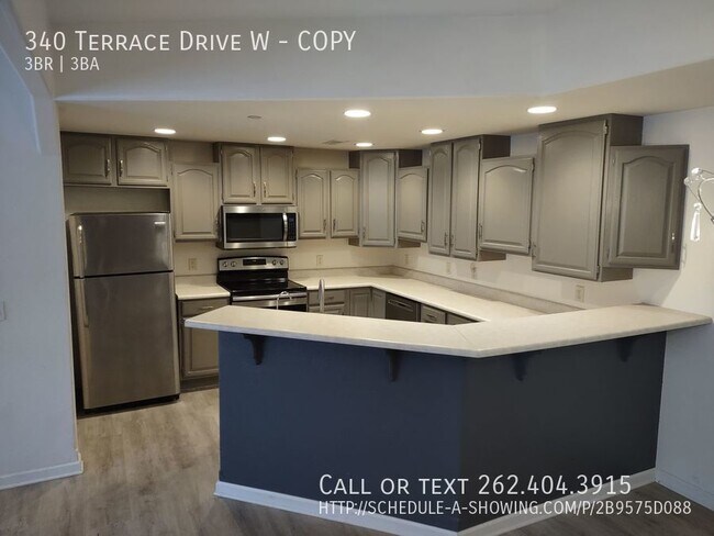 Foto del edificio - Three Bedroom 2.5 Bathroom Condo