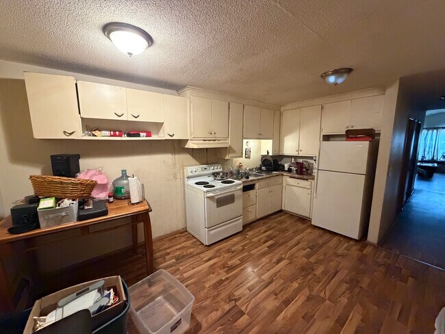 Cocina: potencial para ser reformada. - 1432 Washington St NE