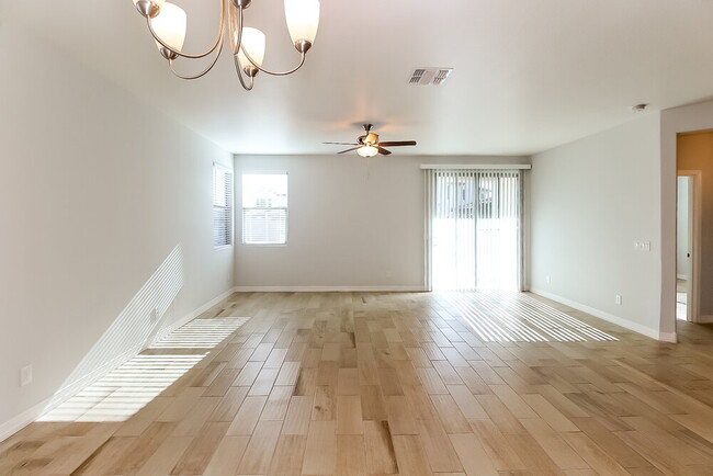 Foto del edificio - 12205 W Hide Trail
