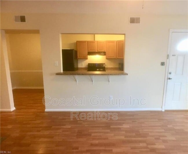 Photo - 715 Wolftrap Ln House