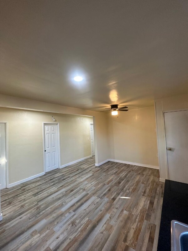 Foto del edificio - 1129 E 103rd St