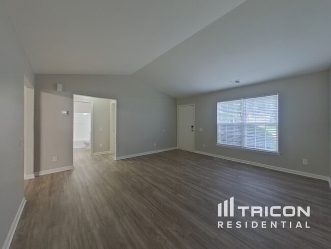Building Photo - 5411 Peachwood Dr