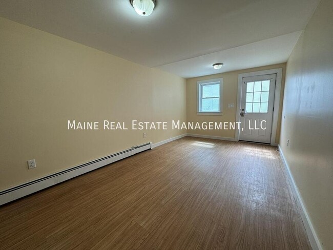 Foto del edificio - 206 Maine Ave