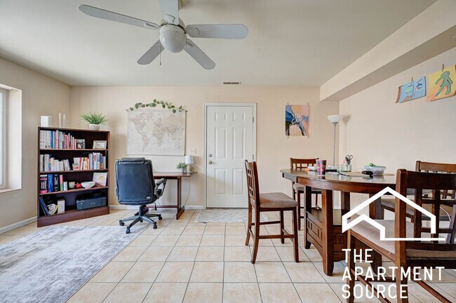 Foto del edificio - 3215 W Armitage Ave