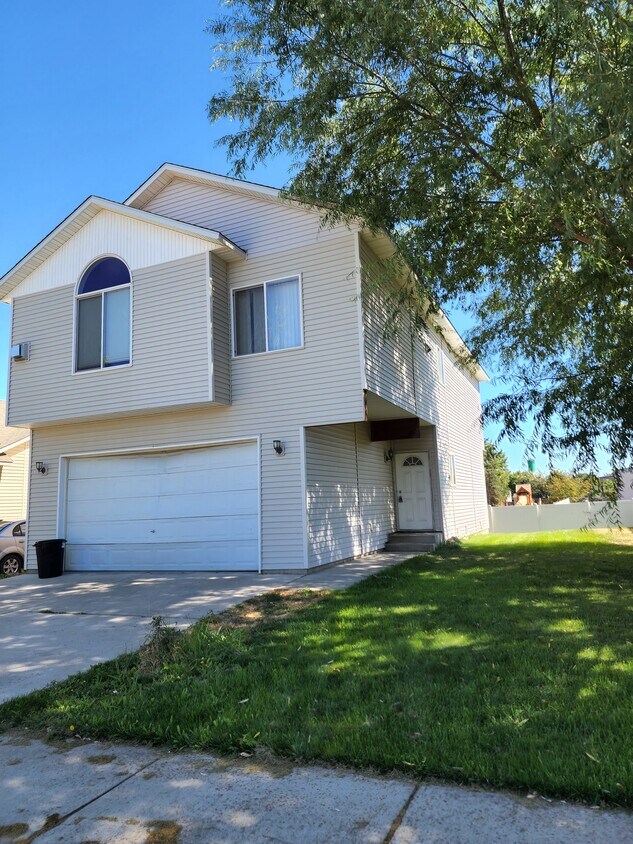 Main Office - 829 S Aspen St