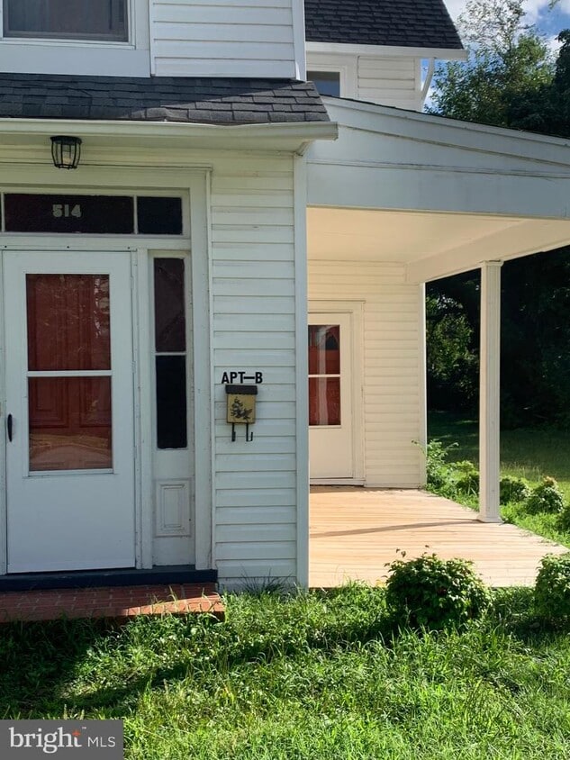 514 Market St Unit B, Denton, MD 21629 Room for Rent in Denton, MD