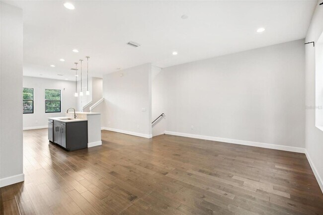 Foto del edificio - 1330 W Gray St