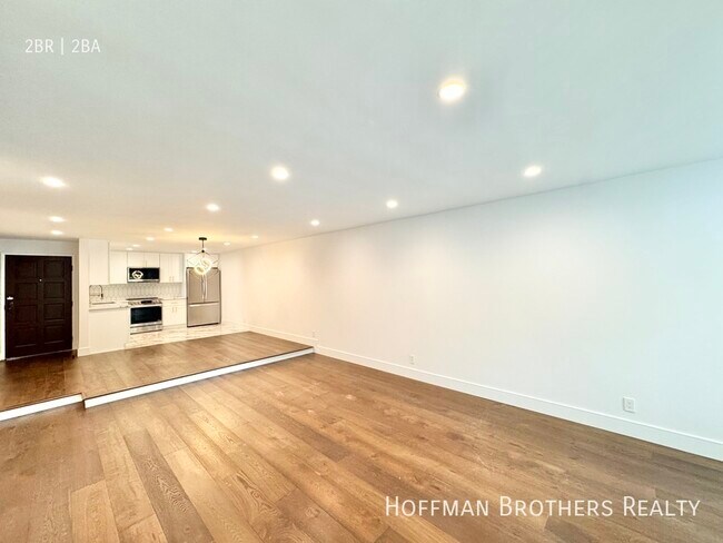 Building Photo - 402 N Ardmore Ave