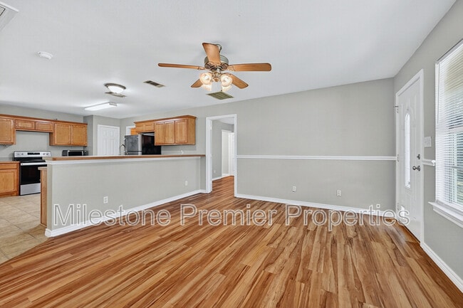 Building Photo - 1219 W Elm St