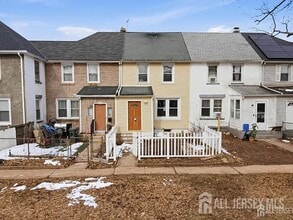 Building Photo - 25 Langley Pl
