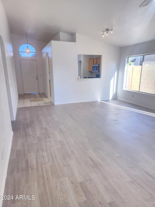 Foto del edificio - 16630 North 22nd St