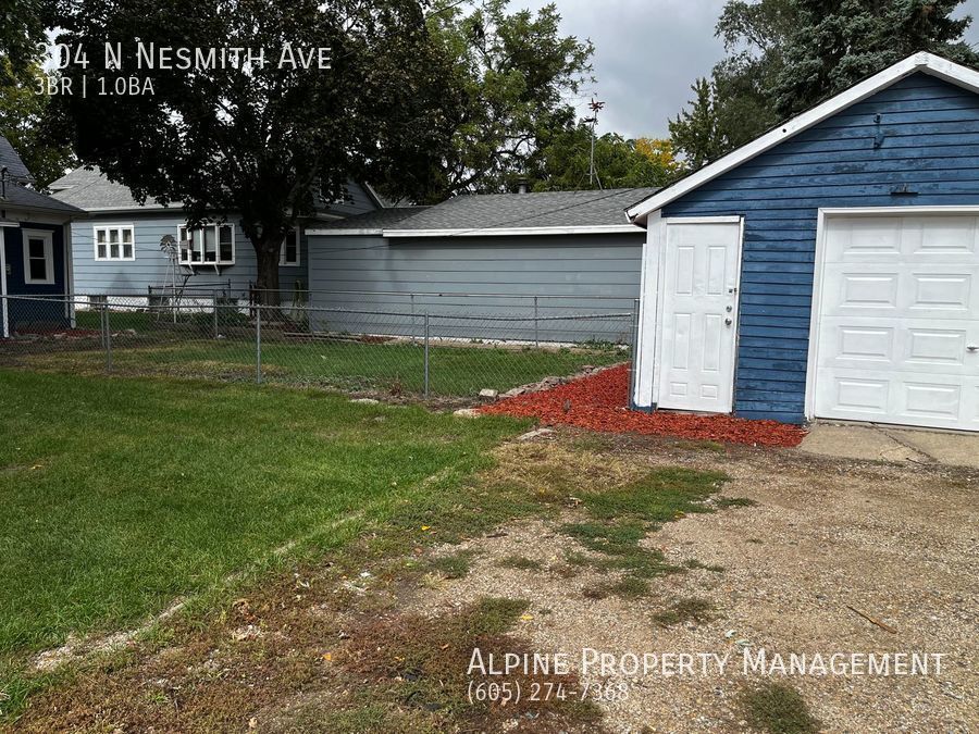 Primary Photo - Affordable 3 Bed/1 Bath with Garage and Fe...