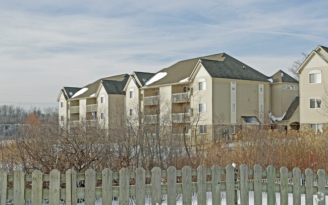 Foto del edificio - Walton Pond Condos