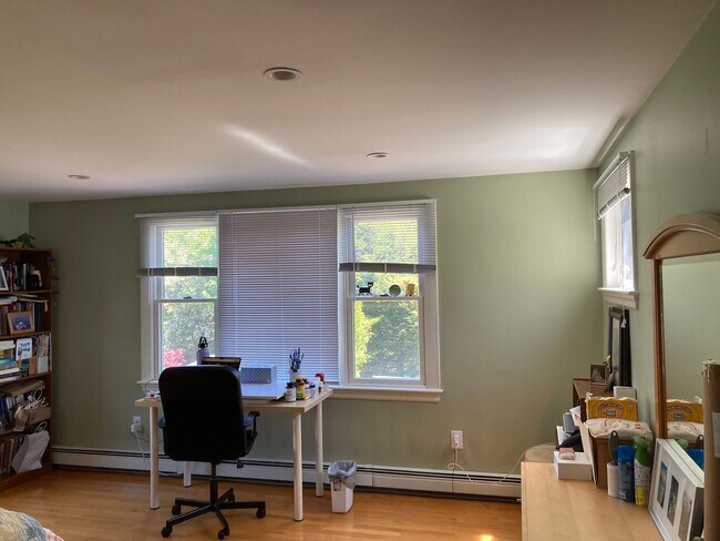 Building Photo - 75 Fessenden St