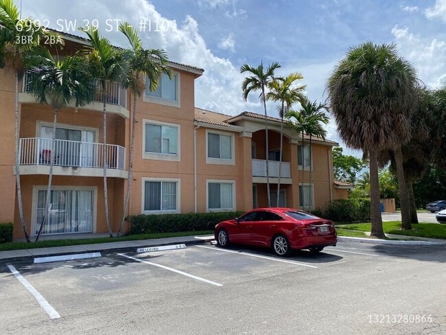 Building Photo - 6992 SW 39th St