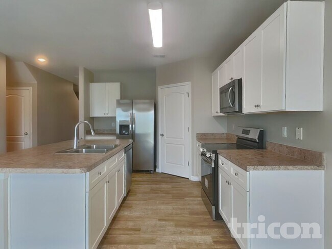 Building Photo - 2206 Rockmart Loop