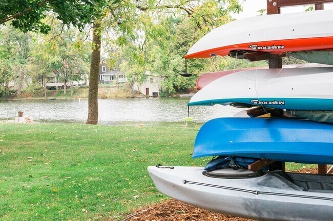 Foto del edificio - Enjoy Lake Living!