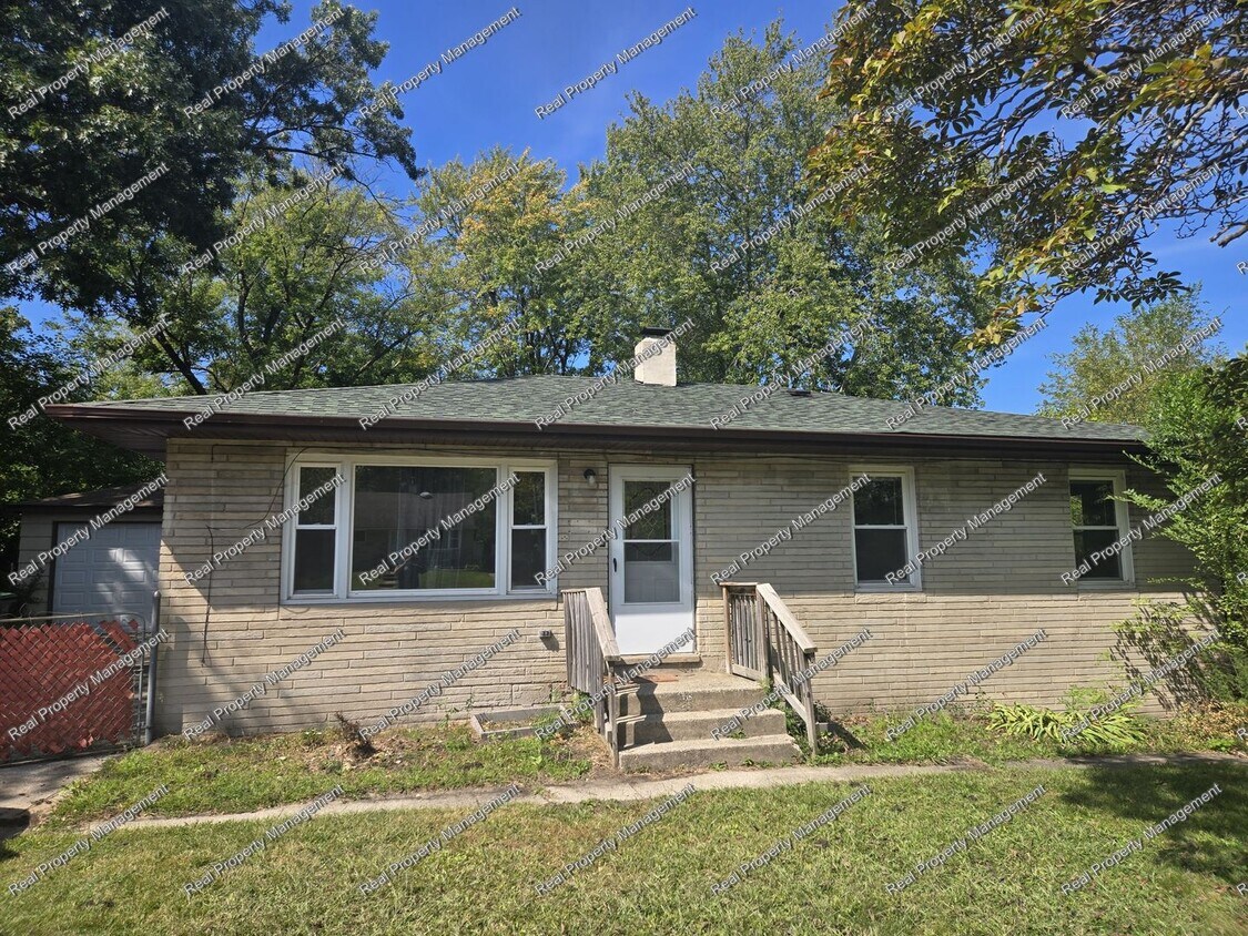 Primary Photo - Three Bed Hobart Ranch