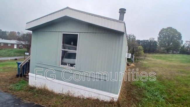 Foto del edificio - 2155 White Pine M H P Rd