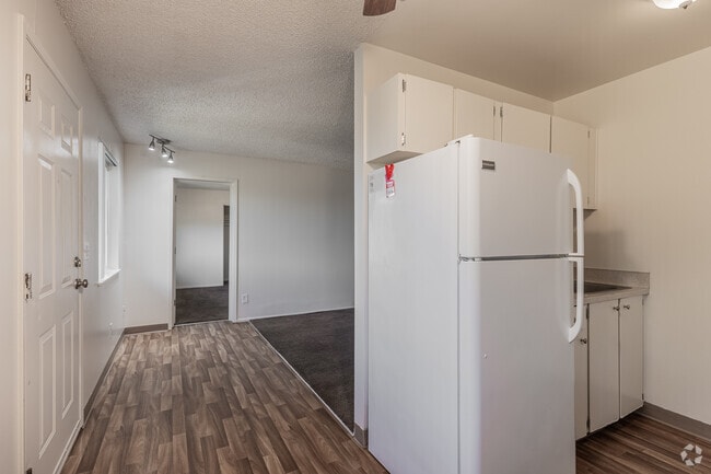 2 habitaciones, 1 baño - 980 pies cuadrados - Cocina - Garden Villa