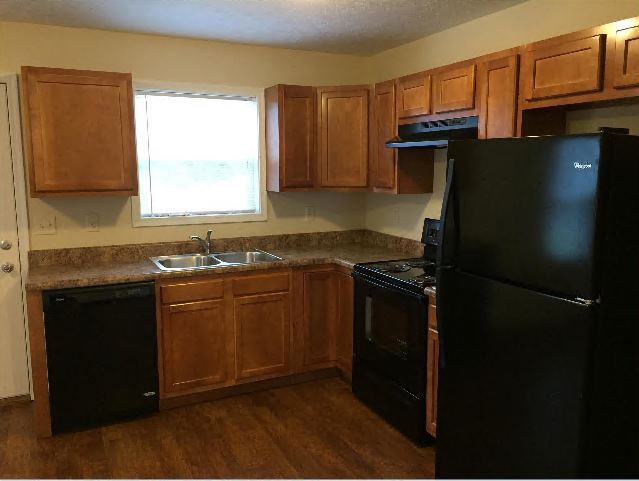 Building Photo - 105 Stoney Creek Ln