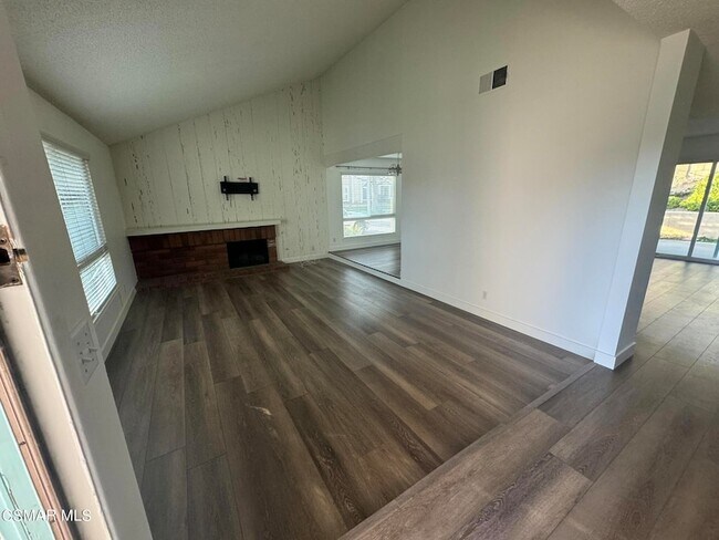 Foto del edificio - 2261 Birchfield St