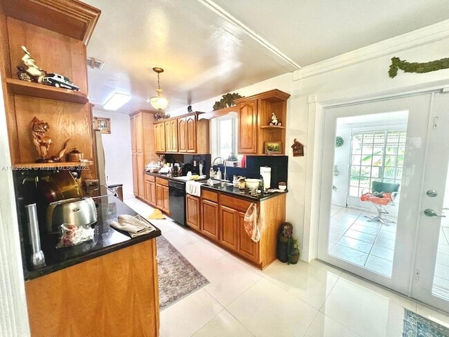 Foto del edificio - 17955 NW 44th Ct